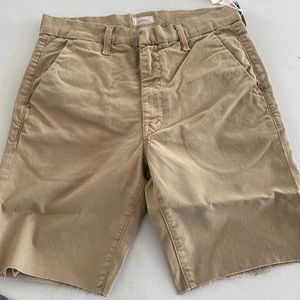Mother shorts. The shaker prep short fray. Color: Khaki